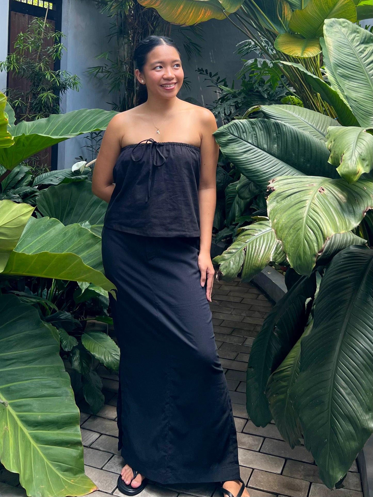 Teak Skirt in Black