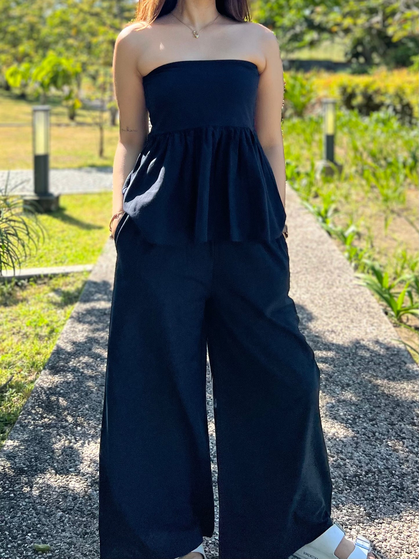 Corinth Set in Black