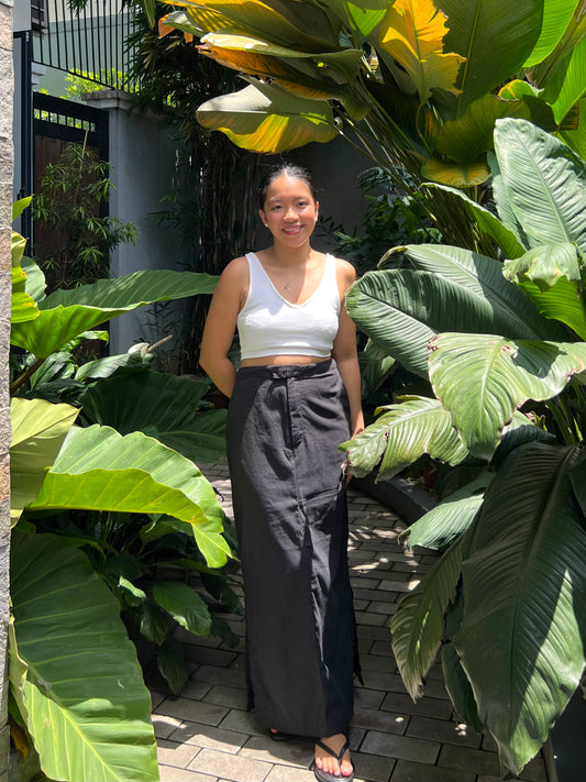 Teak Skirt in Black